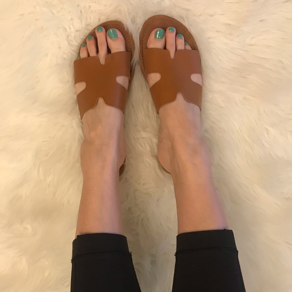 🆕 Jolie Cognac Slip On Sandal - Picture 2 of 7